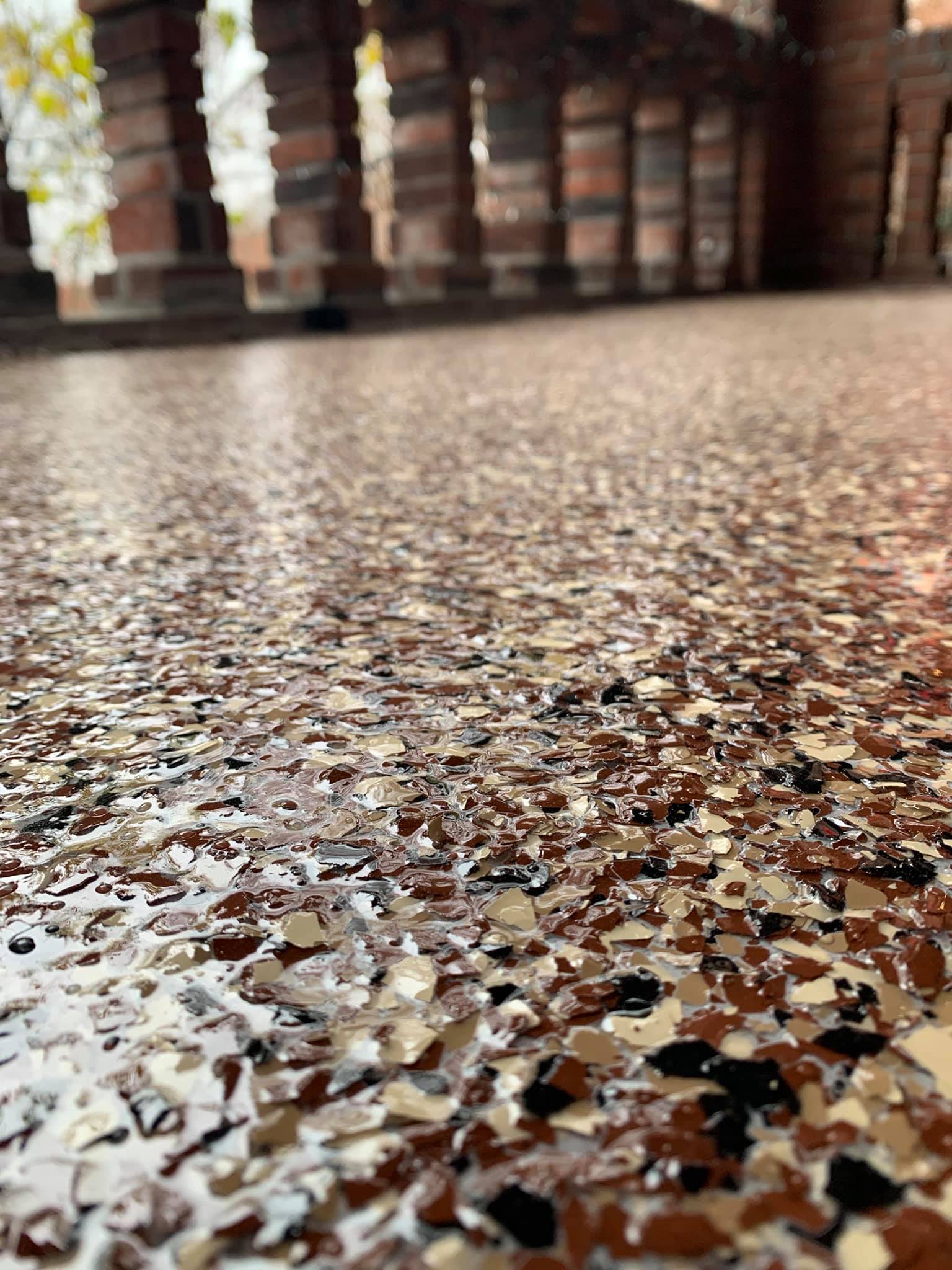 Scrape Chips colored floor - floors in a day